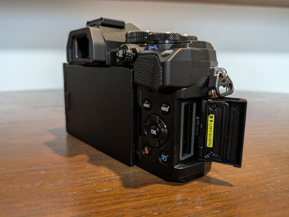 OM SYSTEM OM-5 ボディブラック ショット721回 美品|Yahoo OM SYSTEM OM-5 ボディブラック ショット721回 美品|Yahoo