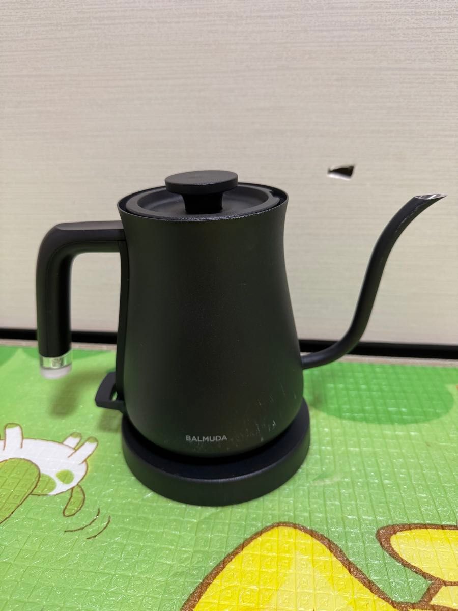 Amazon | 【旧型モデル】バルミューダ ザ・ポット｜電気ケトル
