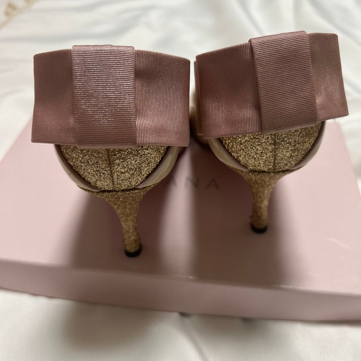 DIANA ダイアナ パンプス オープントゥ リボン ピンクベージュ DIANA ダイアナ パンプス オープントゥ リボン ピンクベージュ