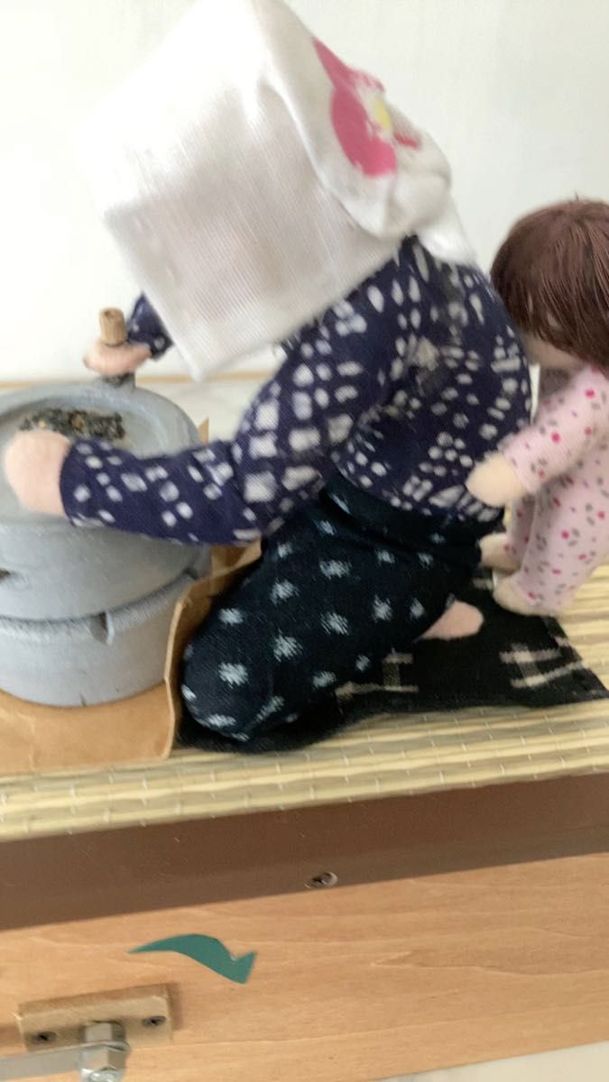 藤の木の枝の椅子 花瓶 人形 陶器など飾り台 手作り 時代物 藤の木の枝の椅子 花瓶 人形 陶器など飾り台 手作り 時代物