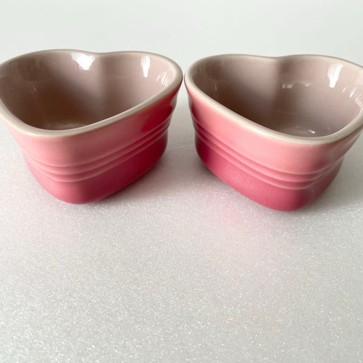 美品】ル・クルーゼミニココットペアセット ハート ピンク 美品】ル・クルーゼミニココットペアセット ハート ピンク