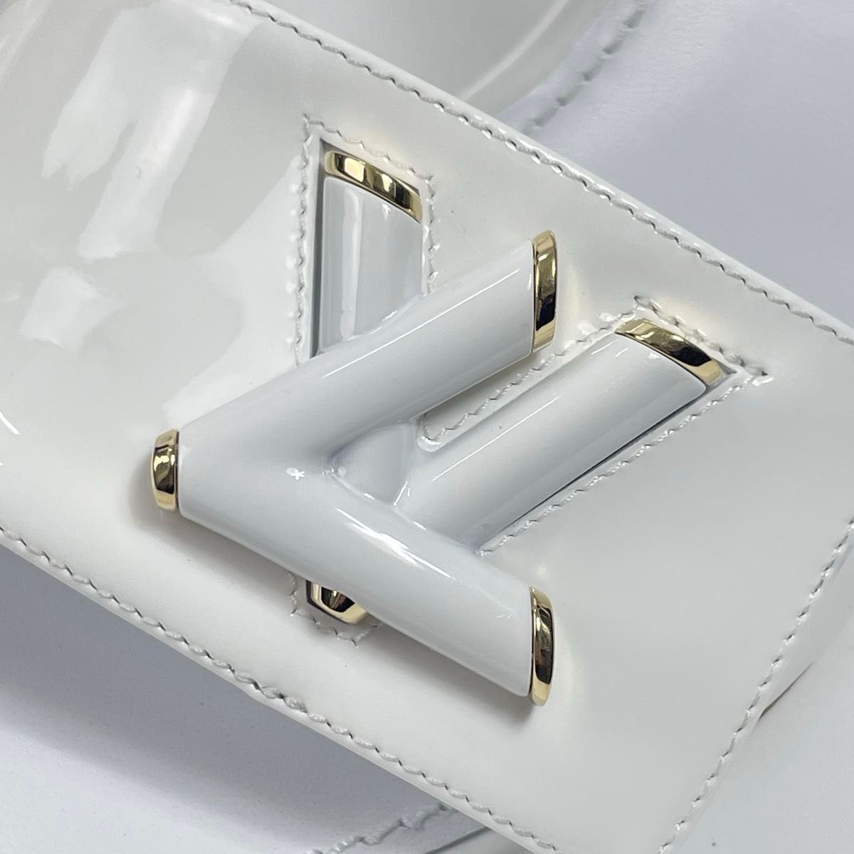 週末セール中 【未使用級】LOUIS VUITTON ルイヴィトン シェイク 週末セール中 【未使用級】LOUIS VUITTON ルイヴィトン シェイク