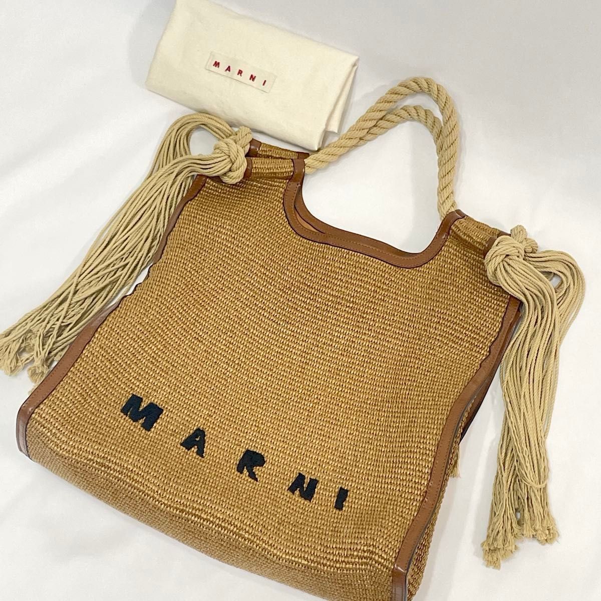 極美品】MARNI マルニ ロープハンドル ラフィア サマーバッグ 極美品】MARNI マルニ ロープハンドル ラフィア サマーバッグ