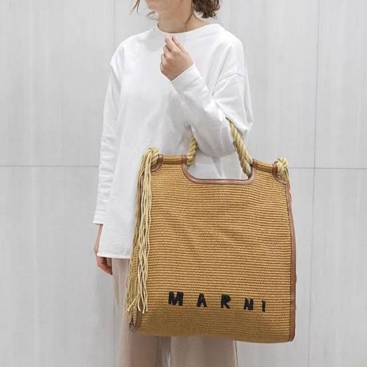極美品】MARNI マルニ ロープハンドル ラフィア サマーバッグ 極美品】MARNI マルニ ロープハンドル ラフィア サマーバッグ