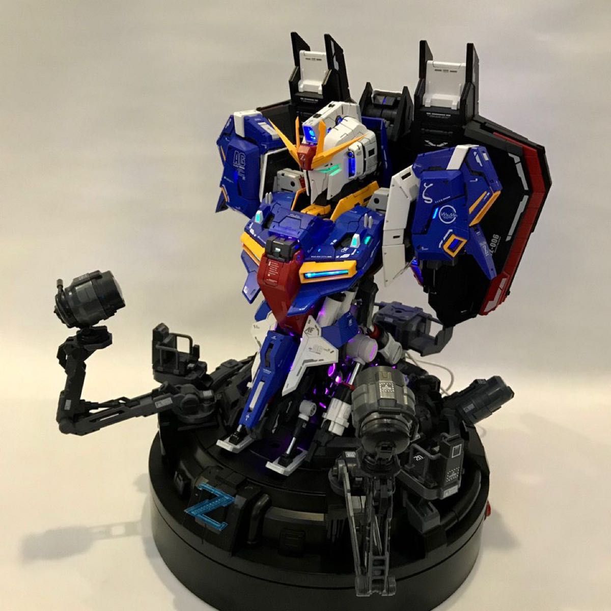 1/35スケールZガンダムの胸像フィギュア 新品未組立キット 発光 1/35スケールZガンダムの胸像フィギュア 新品未組立キット 発光
