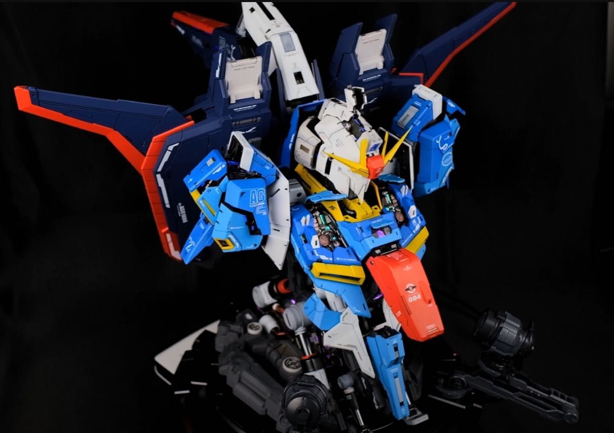 1/35スケールZガンダムの胸像フィギュア 新品未組立キット 発光 1/35スケールZガンダムの胸像フィギュア 新品未組立キット 発光