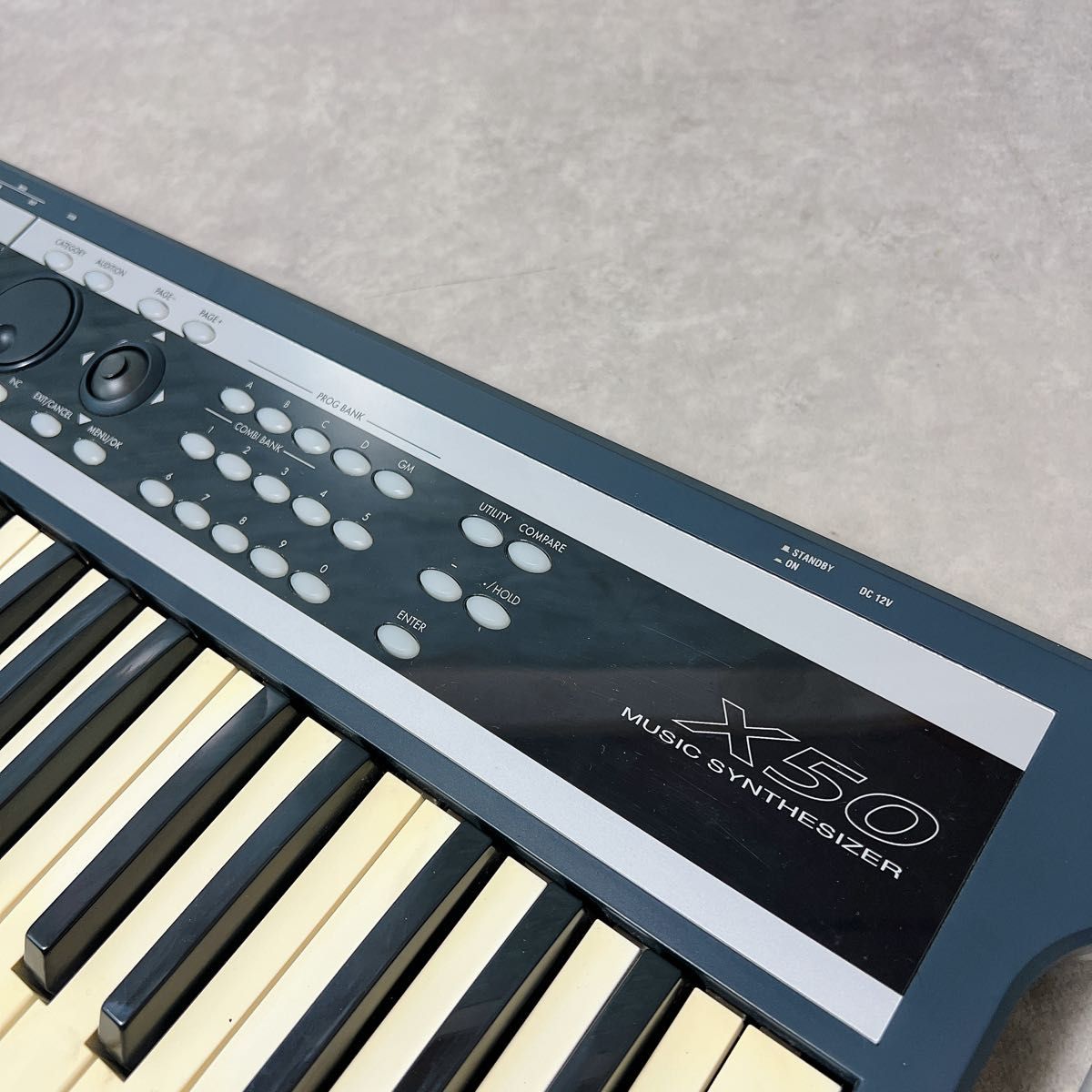 コルグ KORG X50 シンセサイザー 61鍵盤 ペダル付属 電子 コルグ KORG X50 シンセサイザー 61鍵盤 ペダル付属 電子