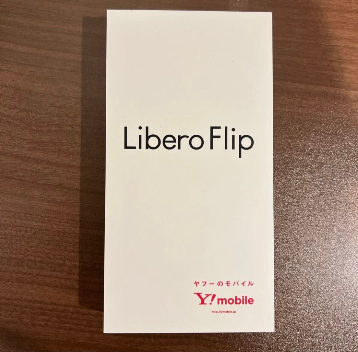 Ymobile ZTE libero flip A304ZT ホワイト 折りたたみスマホ Ymobile ZTE libero flip A304ZT ホワイト 折りたたみスマホ