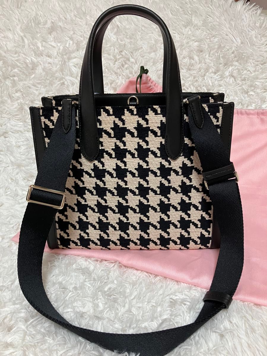 美品】kate spade 千鳥柄のミニトートバッグ ハンドバッグ 春 美品】kate spade 千鳥柄のミニトートバッグ ハンドバッグ 春
