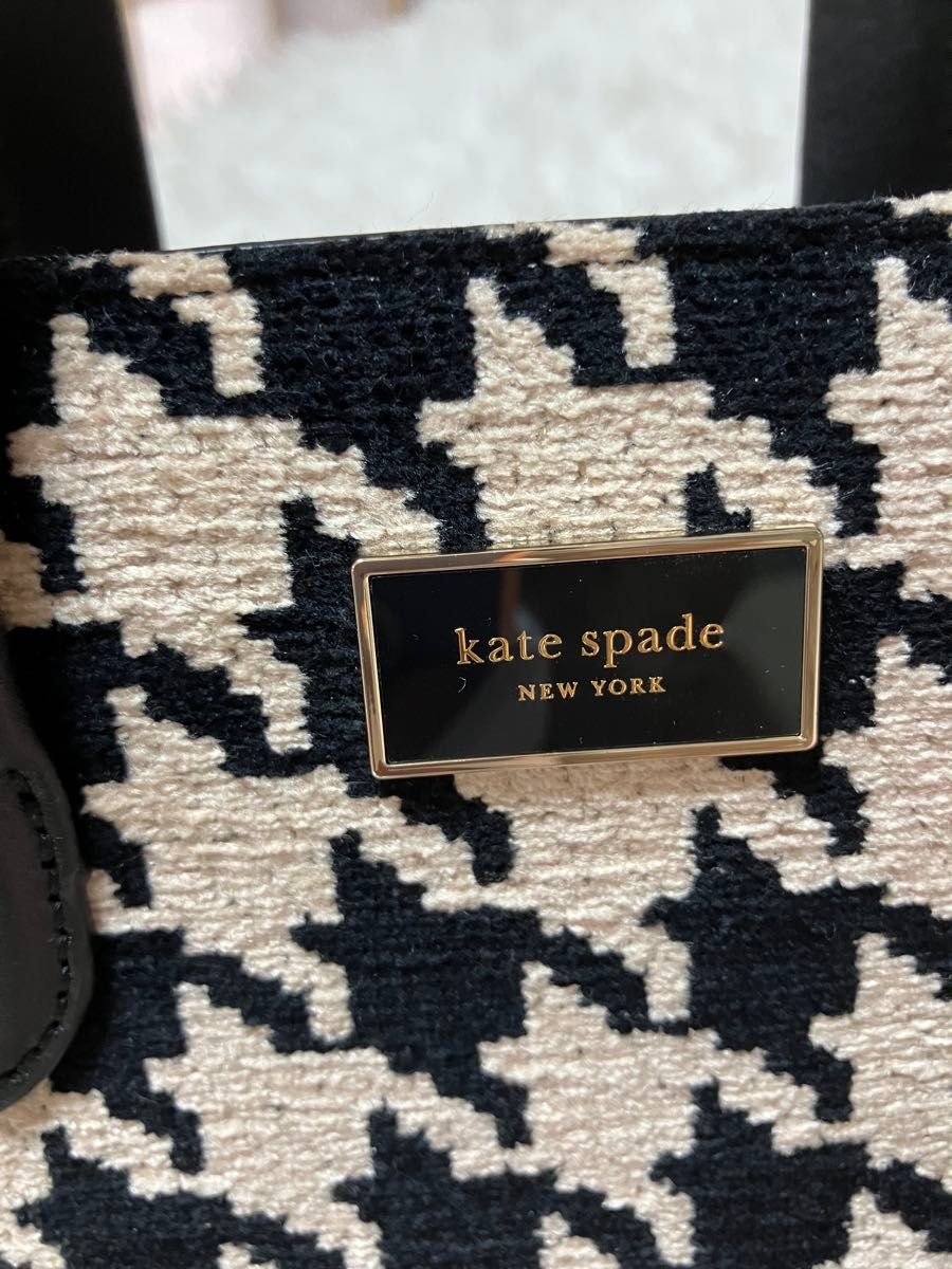 美品】kate spade 千鳥柄のミニトートバッグ ハンドバッグ 春 美品】kate spade 千鳥柄のミニトートバッグ ハンドバッグ 春