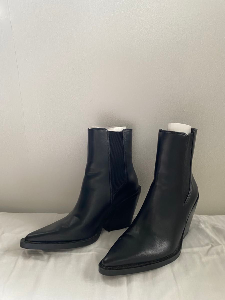 ZARA カントリー スタイル アンクル ブーツ 24cm レザー ZARA カントリー スタイル アンクル ブーツ 24cm レザー