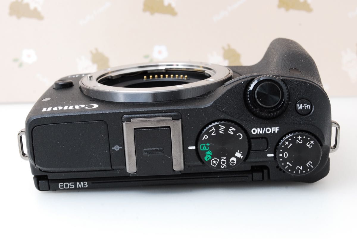 美品 Wi-Fi 自撮り Canon EOS M3 高性能ミラーレスカメラ 美品 Wi-Fi 自撮り Canon EOS M3 高性能ミラーレスカメラ