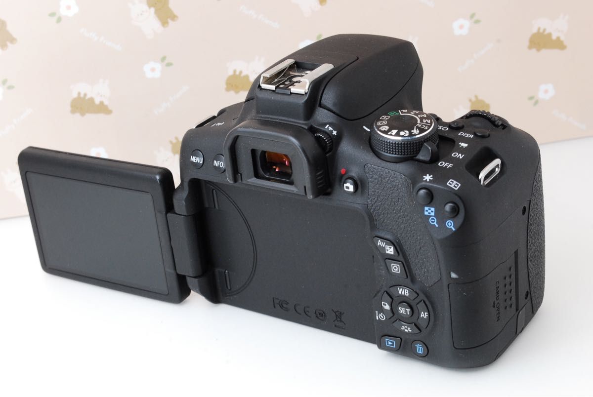 美品 Wi-Fi Canon Kiss X8i 自撮り 高性能デジタル一眼レフ 美品 Wi-Fi Canon Kiss X8i 自撮り 高性能デジタル一眼レフ