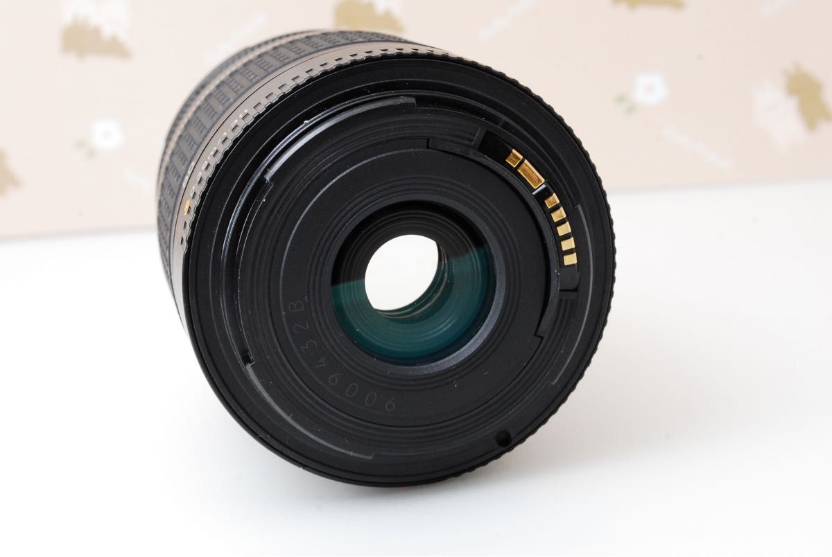 美品 Wi-Fi Canon Kiss X8i 自撮り 高性能デジタル一眼レフ 美品 Wi-Fi Canon Kiss X8i 自撮り 高性能デジタル一眼レフ