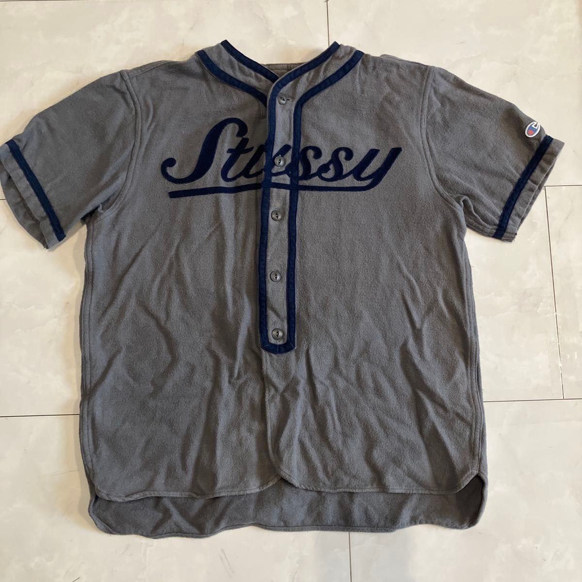 STUSSY × Champion コラボ ベースボールシャツ グレー|Yahoo STUSSY × Champion コラボ ベースボールシャツ グレー|Yahoo