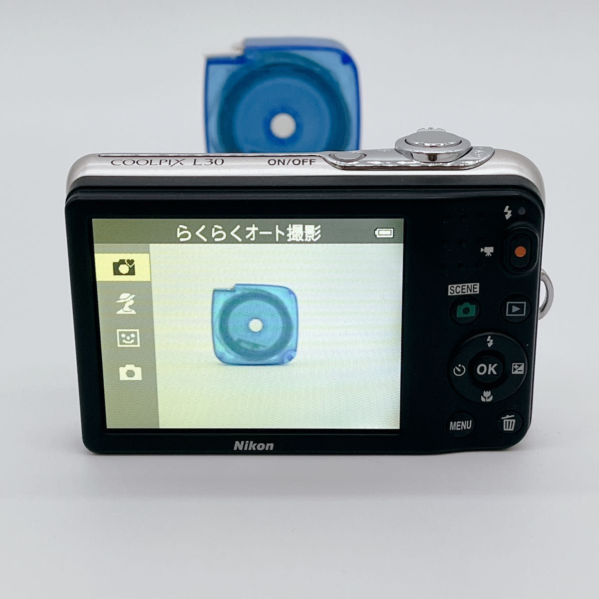 美品】NIKON COOLPIX L30 乾電池仕様 シルバー ニコン 美品】NIKON COOLPIX L30 乾電池仕様 シルバー ニコン