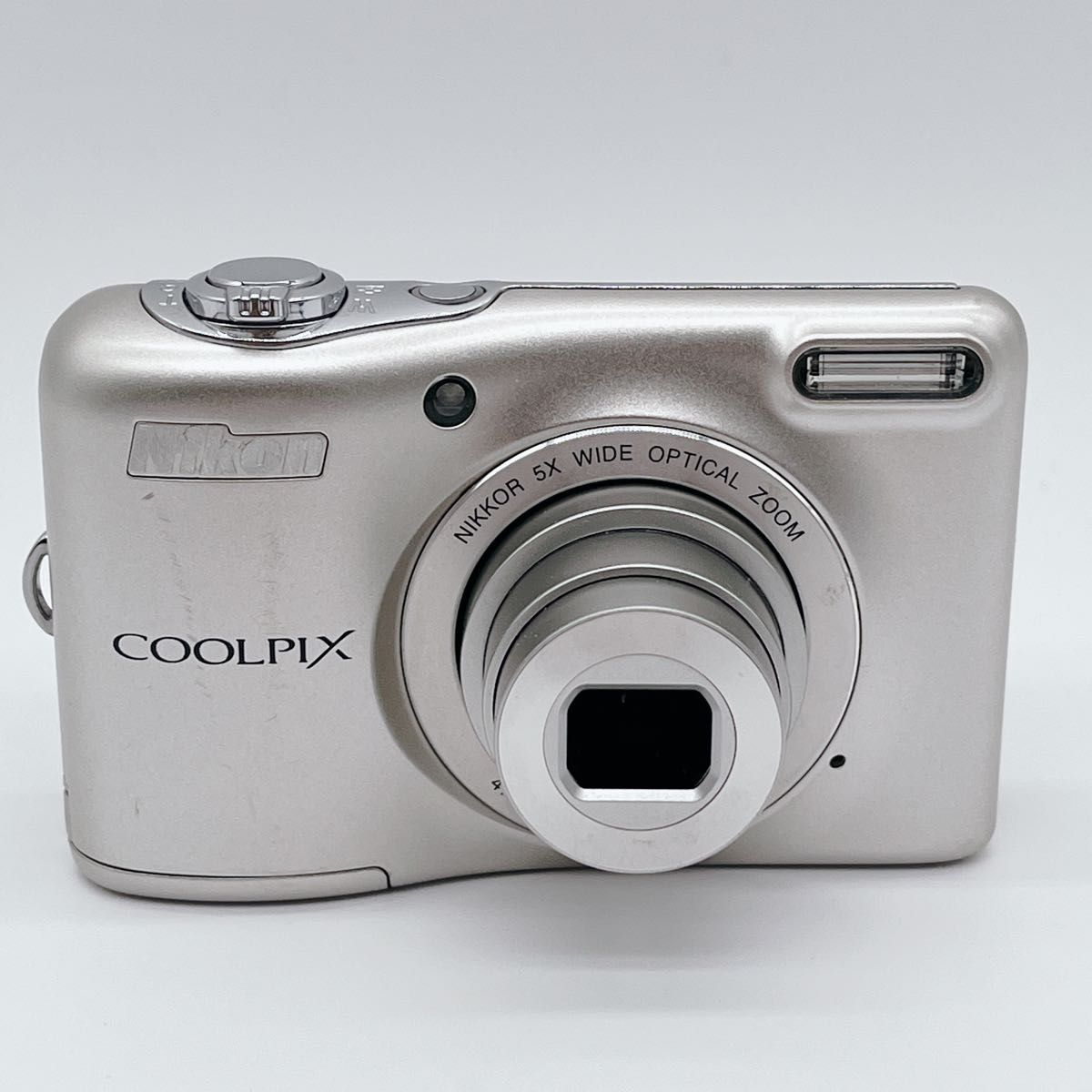 美品】NIKON COOLPIX L30 乾電池仕様 シルバー ニコン 美品】NIKON COOLPIX L30 乾電池仕様 シルバー ニコン