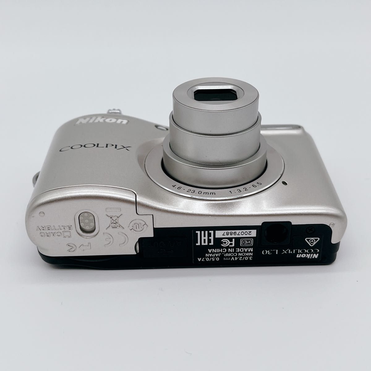 美品】NIKON COOLPIX L30 乾電池仕様 シルバー ニコン 美品】NIKON COOLPIX L30 乾電池仕様 シルバー ニコン