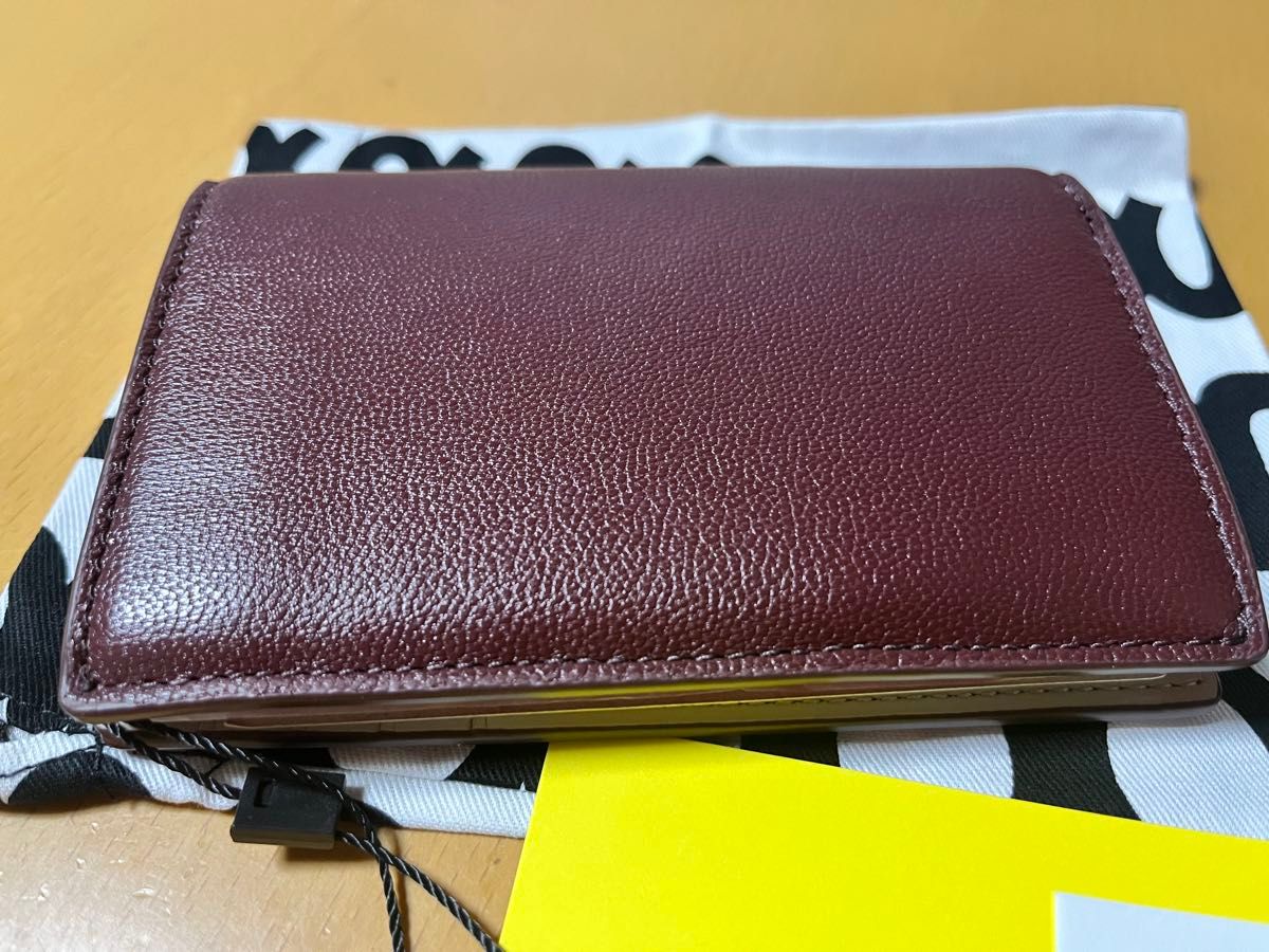 新品 マークジェイコブス 二つ折り財布 レッド レザー 財布 新品 マークジェイコブス 二つ折り財布 レッド レザー 財布