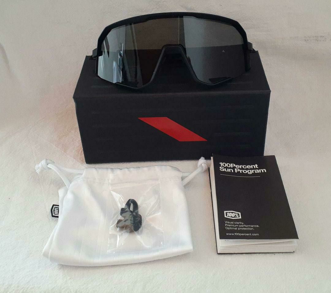 100% Slendale マットブラック ワンハンドレッド サングラス 100% Slendale マットブラック ワンハンドレッド サングラス