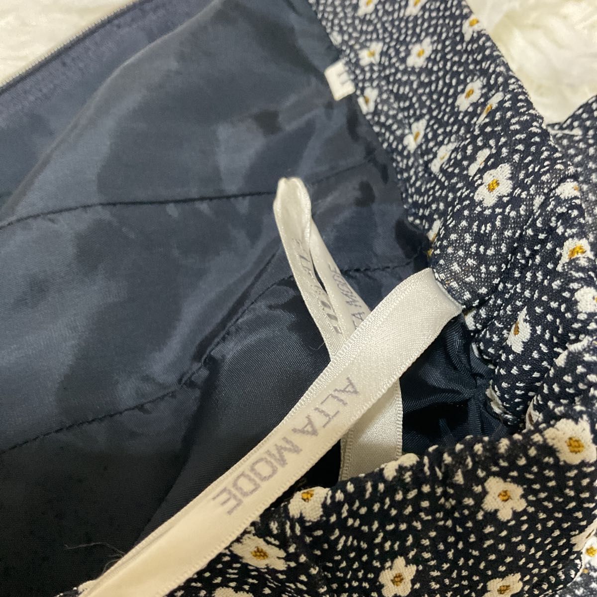 ALTA MODE my Robe スカートスーツ 花柄黒 セットアップ 2点 ALTA MODE my Robe スカートスーツ 花柄黒 セットアップ 2点