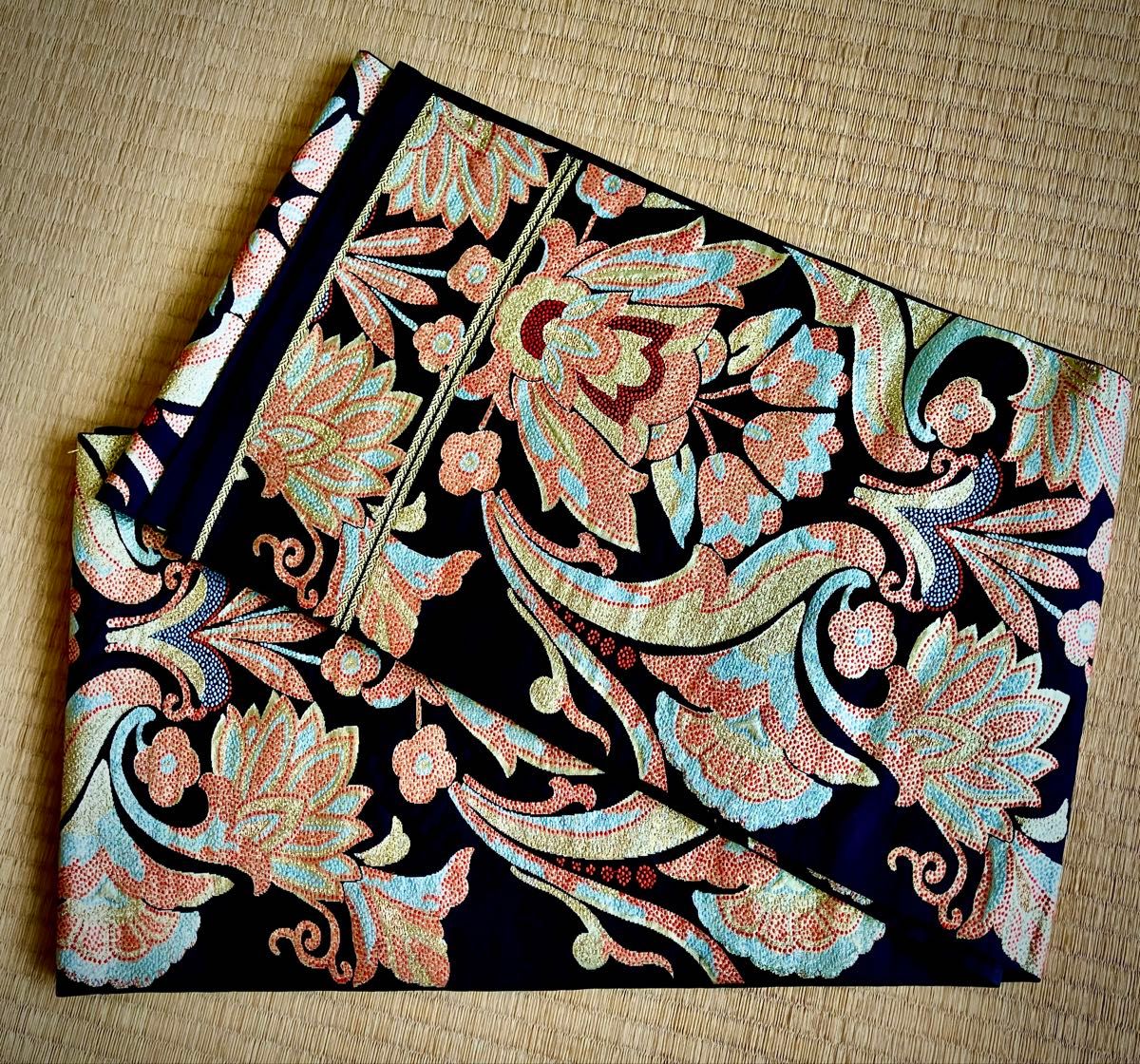 極美品 正絹 袋帯 金箔刺繍 ブラック 絹100% 金銀糸 六通柄袋帯 極美品 正絹 袋帯 金箔刺繍 ブラック 絹100% 金銀糸 六通柄袋帯
