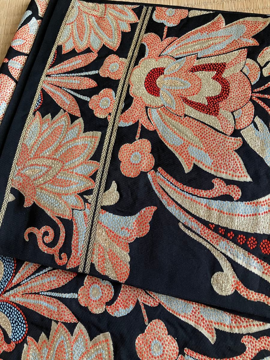 極美品 正絹 袋帯 金箔刺繍 ブラック 絹100% 金銀糸 六通柄袋帯 極美品 正絹 袋帯 金箔刺繍 ブラック 絹100% 金銀糸 六通柄袋帯