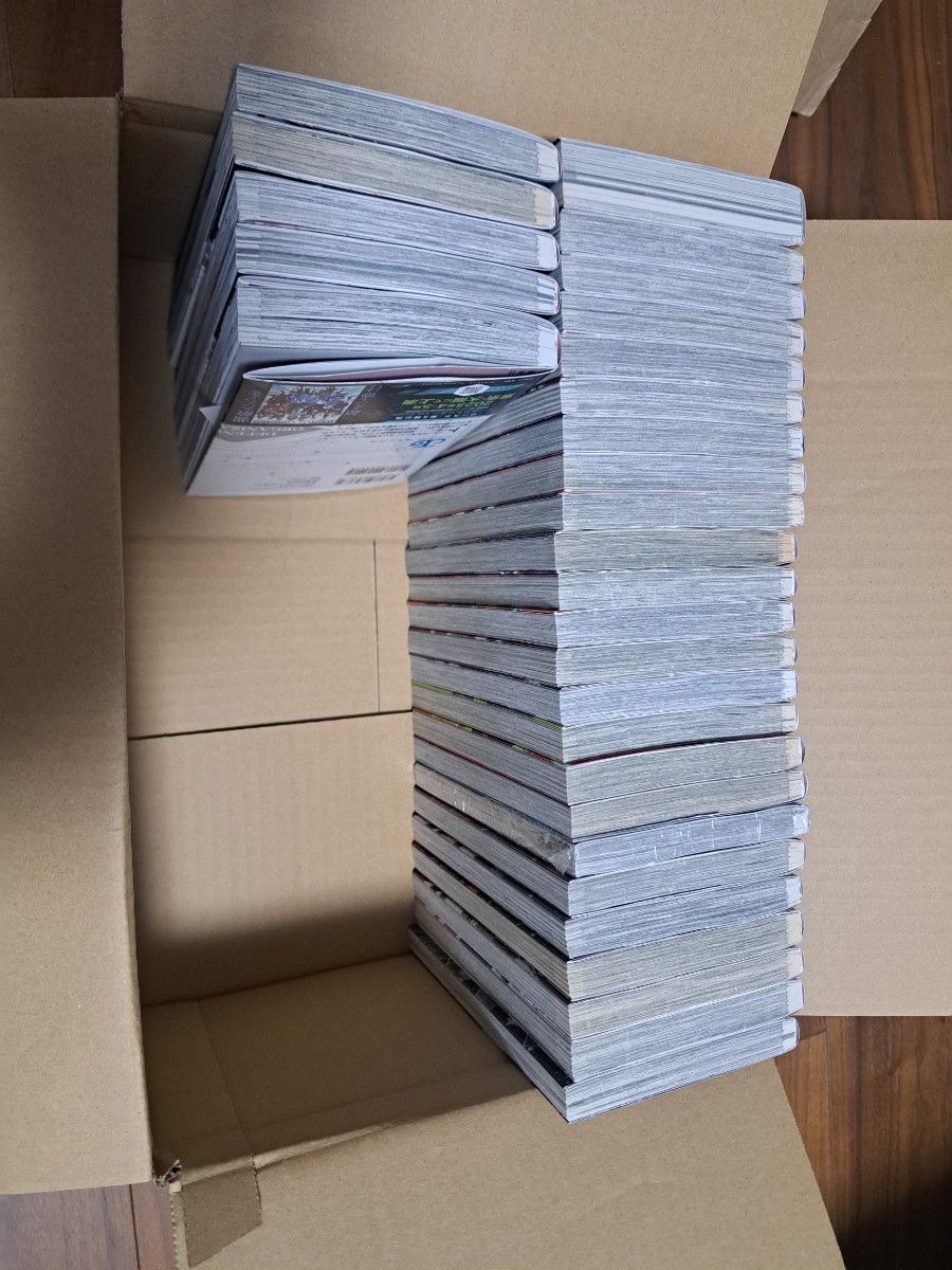 ワールドトリガー 既刊全巻セット 1〜28巻+オフィシャルデータ ワールドトリガー 既刊全巻セット 1〜28巻+オフィシャルデータ