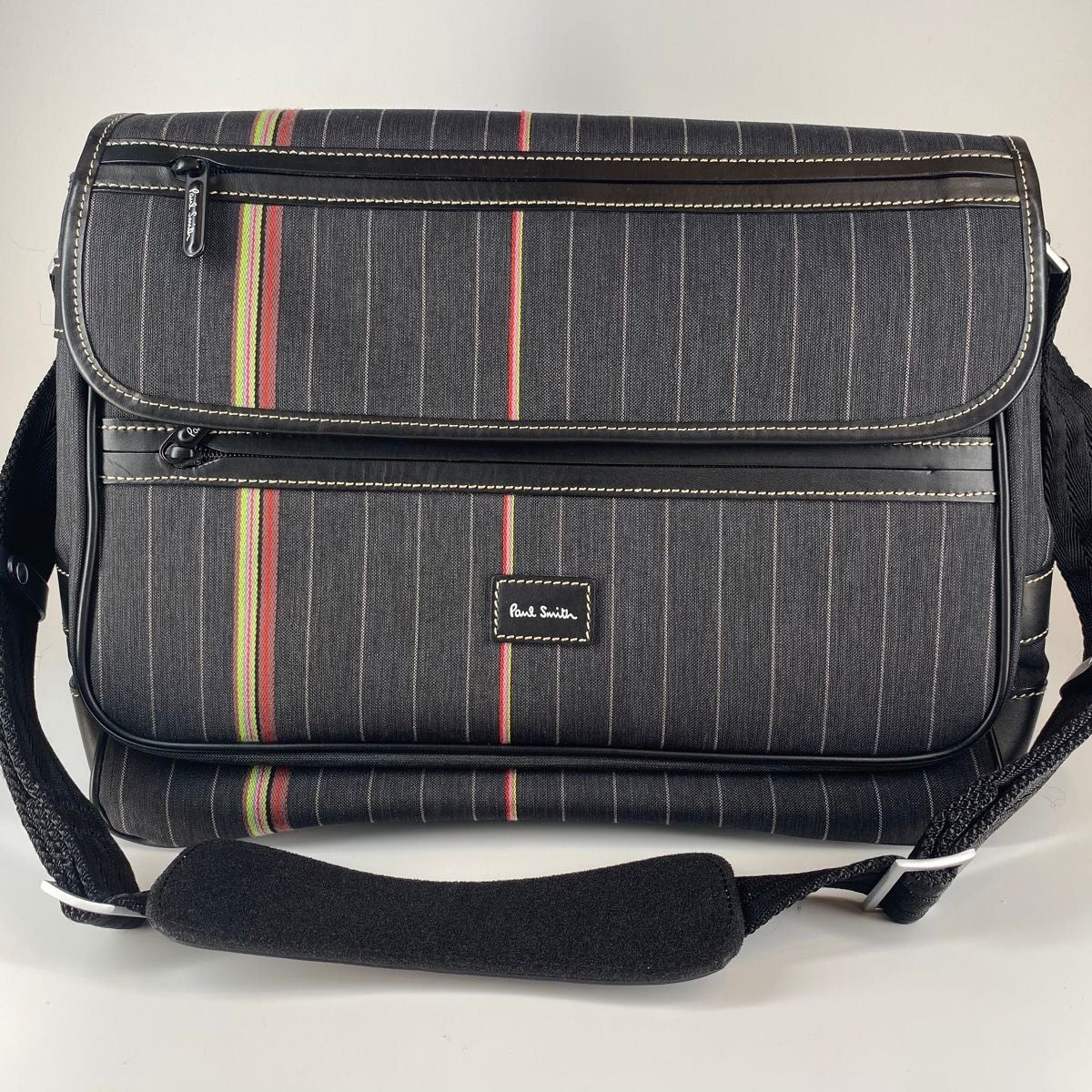 極美品】Paul Smith ポールスミス ショルダーバッグ ストライプ 極美品】Paul Smith ポールスミス ショルダーバッグ ストライプ