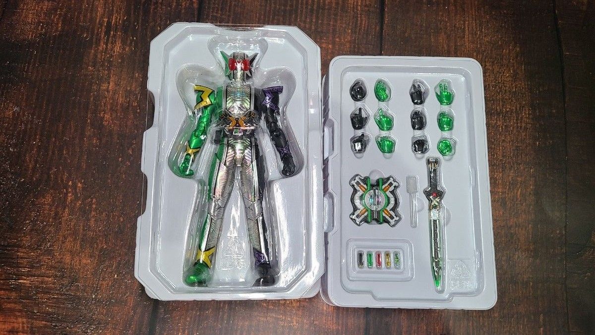 S H Figuarts 仮面ライダーW サイクロンジョーカー S H Figuarts 仮面ライダーW サイクロンジョーカー