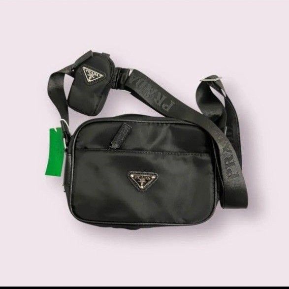 PRADAプラダ ポーチ ノベルティショルダーバッグ大人気 新品未 PRADAプラダ ポーチ ノベルティショルダーバッグ大人気 新品未