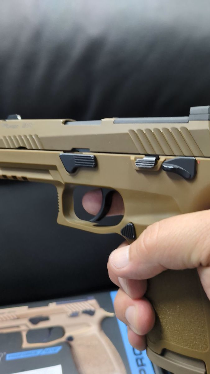 予備マガジン2個付! VFC SIG AIR M18 TAN GBB シグエアー シグザウエル ガスガン P320-M18 米軍