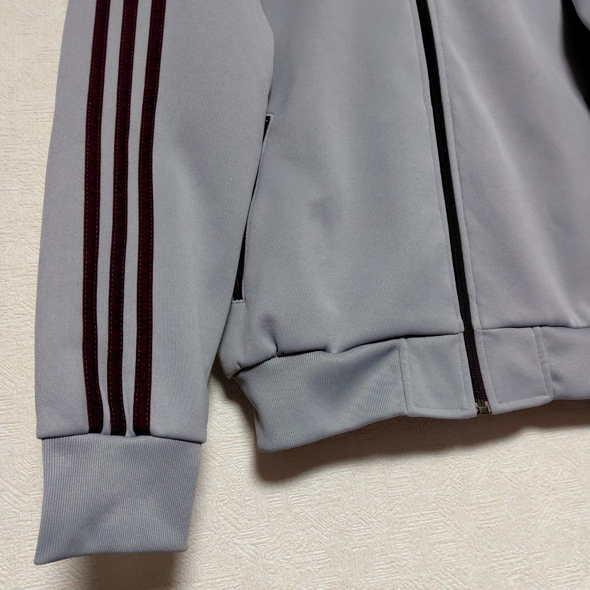 adidas アディダス 万国旗タグ 刺繍ロゴ ヴィンテージ トラック adidas アディダス 万国旗タグ 刺繍ロゴ ヴィンテージ トラック