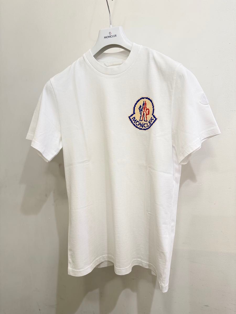 新品 MONCLER Tシャツ ホワイト 半袖 白 半袖Tシャツ メンズ S 新品 MONCLER Tシャツ ホワイト 半袖 白 半袖Tシャツ メンズ S