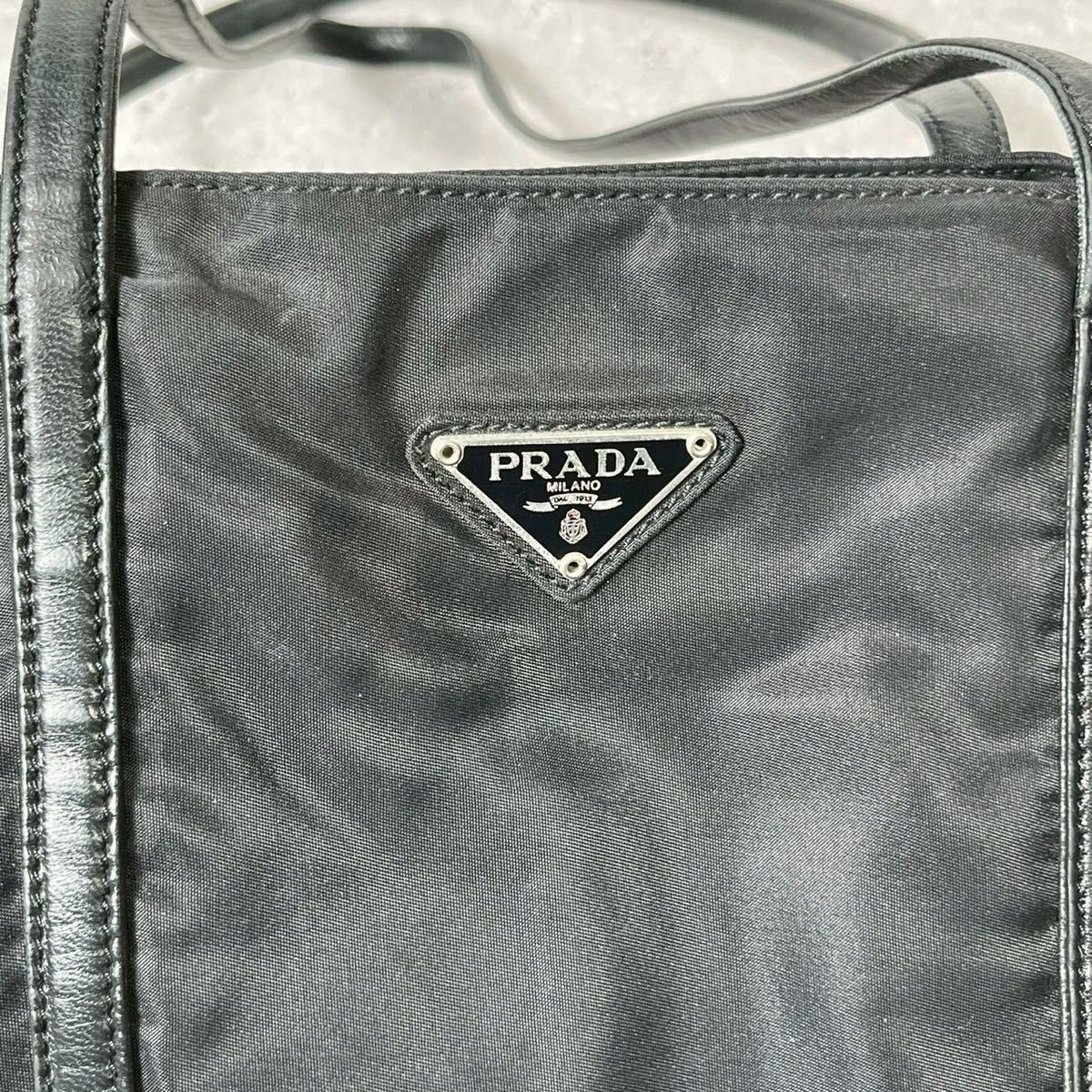 PRADA プラダ トートバッグ ハンドバッグ 肩掛け 三角プレート PRADA プラダ トートバッグ ハンドバッグ 肩掛け 三角プレート