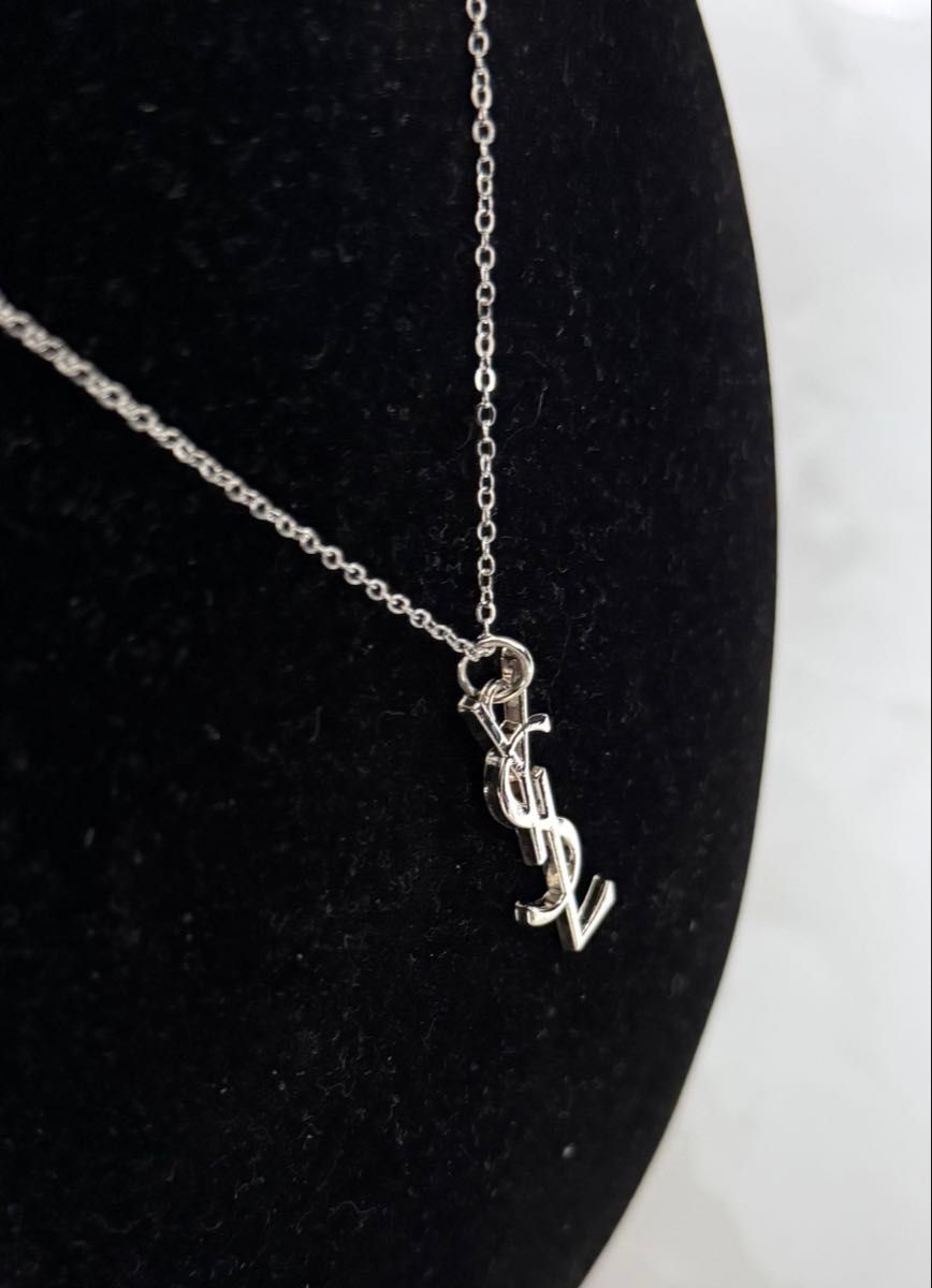 関送込☆SAINTLAURENT☆サンローラン☆チャームロープネックレス 極美品サンローラン YSL ロゴチャーム&ネックレス シルバー