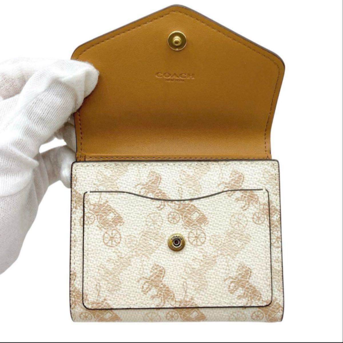 未使用 COACH コーチ 三つ折り財布 馬車柄 ゴールドロゴ 未使用 COACH コーチ 三つ折り財布 馬車柄 ゴールドロゴ