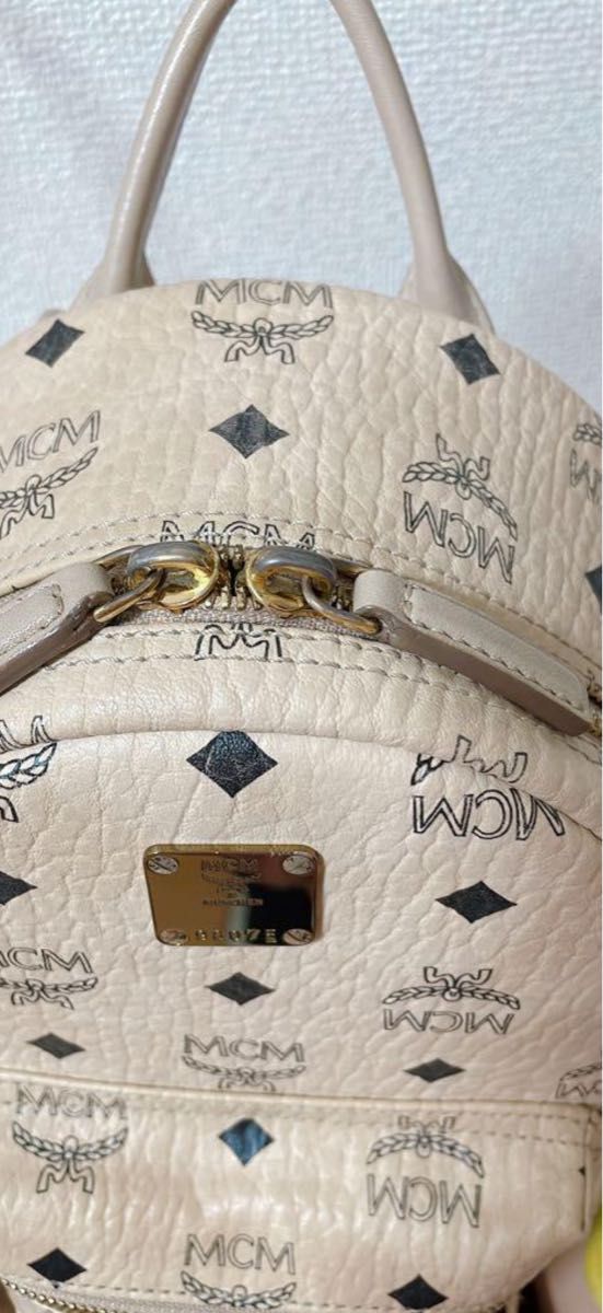 MCM ロゴプリント ベージュ リュック MCM エムシーエム リュック MCM ロゴプリント ベージュ リュック MCM エムシーエム リュック