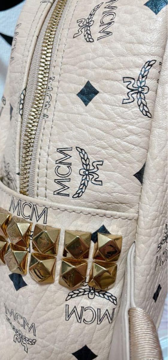 MCM ロゴプリント ベージュ リュック MCM エムシーエム リュック MCM ロゴプリント ベージュ リュック MCM エムシーエム リュック