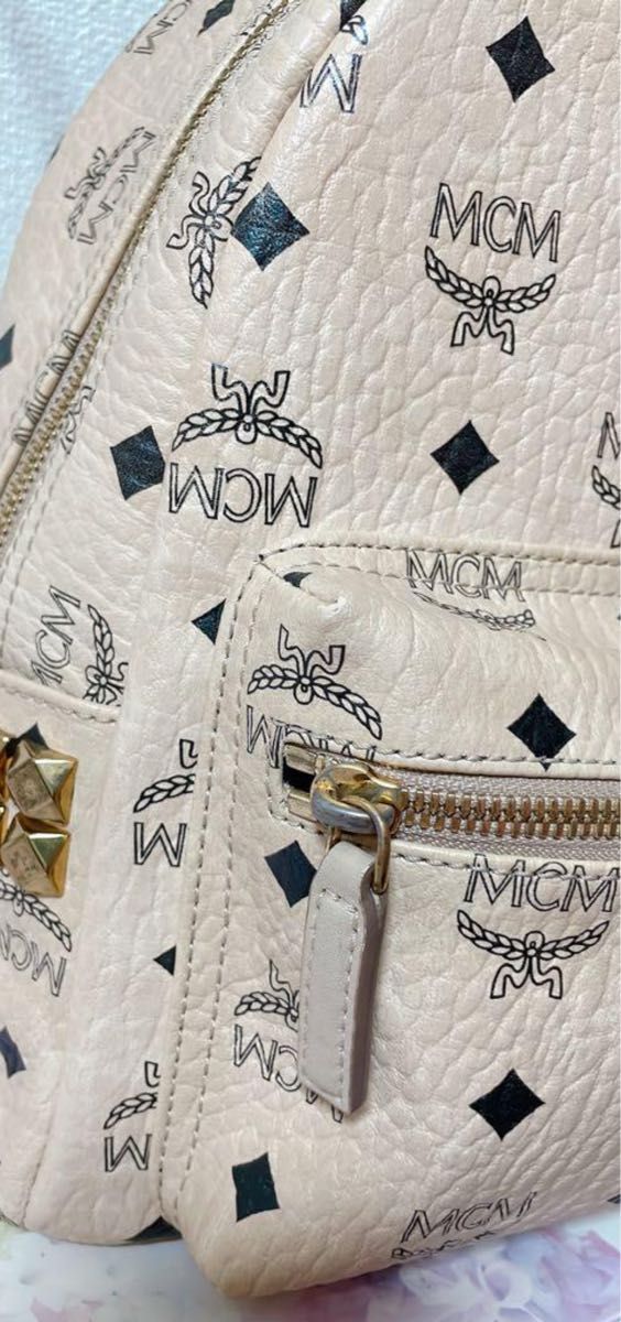 MCM ロゴプリント ベージュ リュック MCM エムシーエム リュック MCM ロゴプリント ベージュ リュック MCM エムシーエム リュック