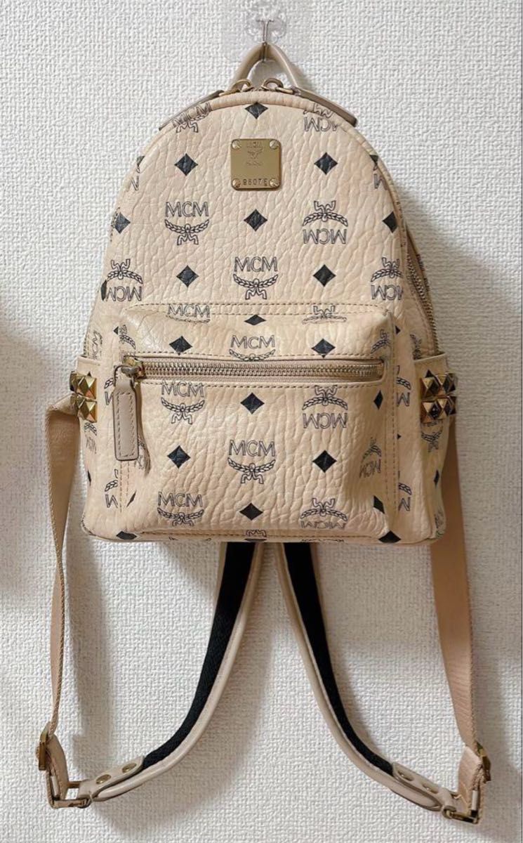MCM ロゴプリント ベージュ リュック MCM エムシーエム リュック MCM ロゴプリント ベージュ リュック MCM エムシーエム リュック