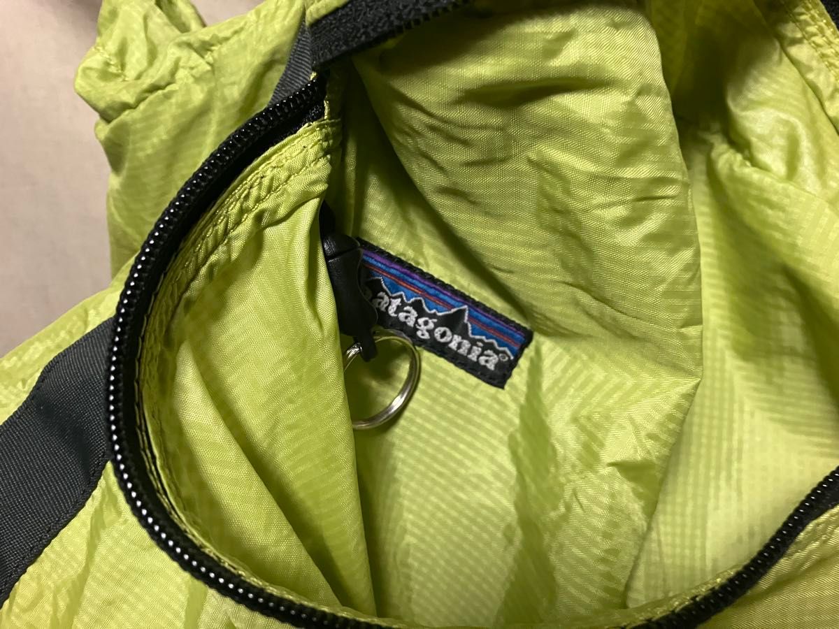 美品 patagonia ライトウェイトトラベル ダッフル 2way バック 美品 patagonia ライトウェイトトラベル ダッフル 2way バック