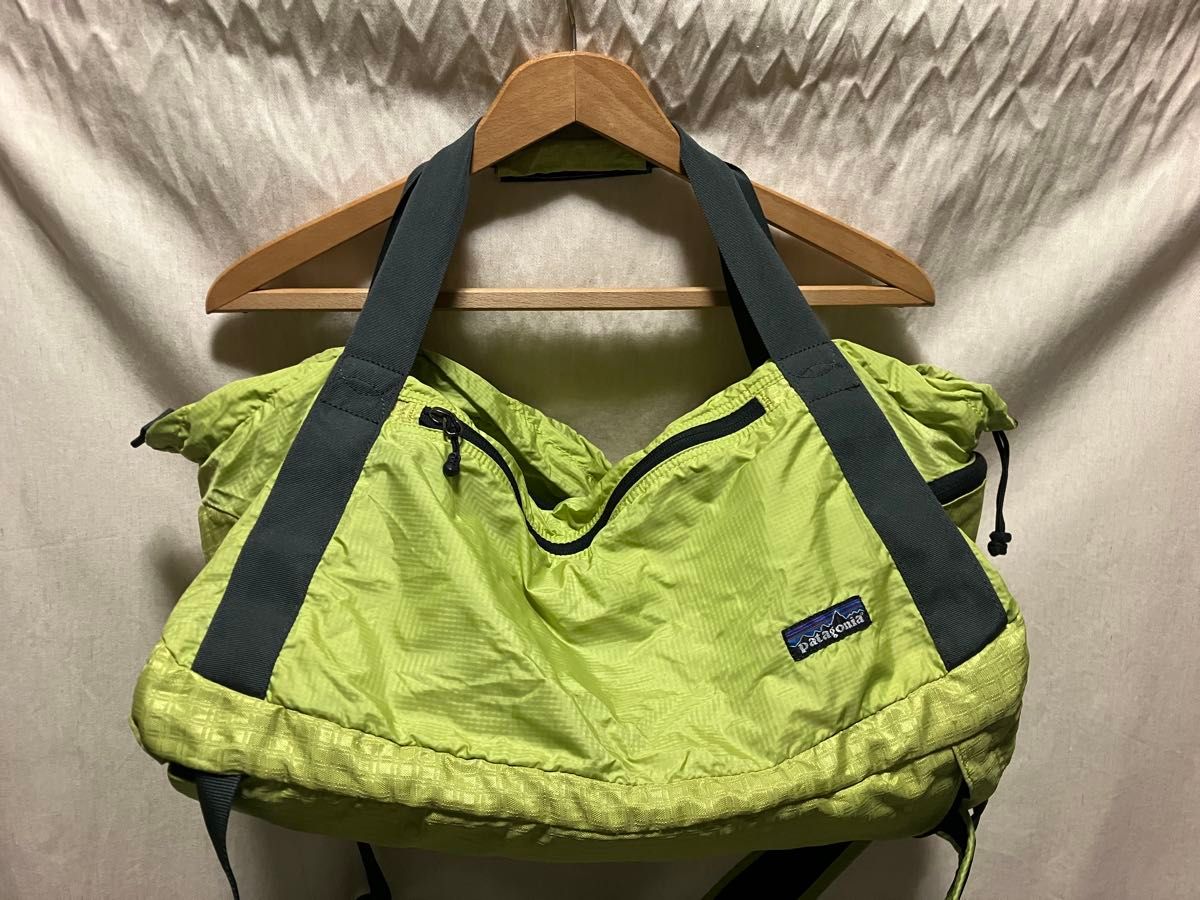 美品 patagonia ライトウェイトトラベル ダッフル 2way バック 美品 patagonia ライトウェイトトラベル ダッフル 2way バック
