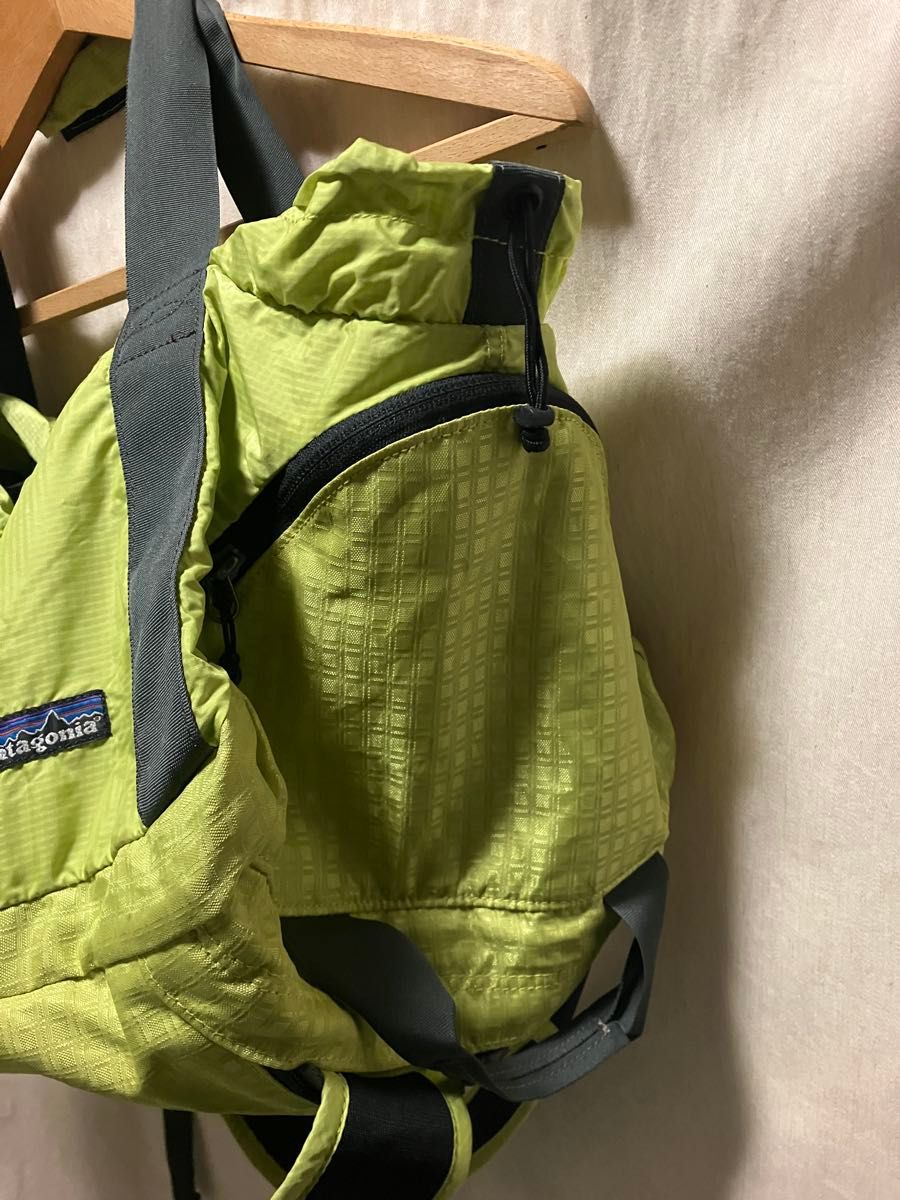 美品 patagonia ライトウェイトトラベル ダッフル 2way バック 美品 patagonia ライトウェイトトラベル ダッフル 2way バック