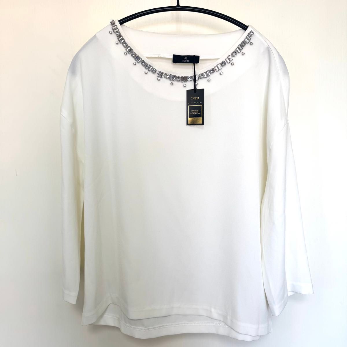 新品・INED イネド ビジューノーカラーブラウス WHITE|Yahoo 新品・INED イネド ビジューノーカラーブラウス WHITE|Yahoo