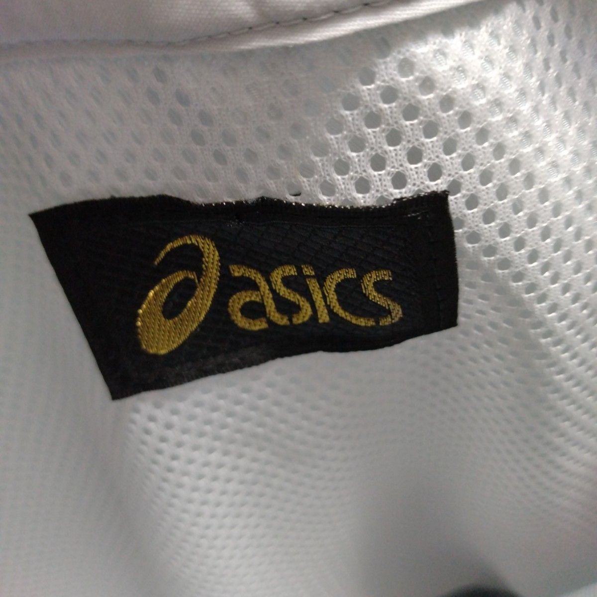 アシックスASICS 光沢シルバー 上下 ナイロン ウインド アシックスASICS 光沢シルバー 上下 ナイロン ウインド