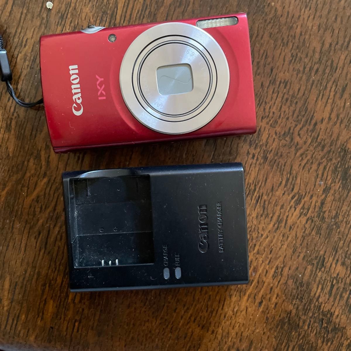 Canon デジタルカメラ IXY レッド バッテリーパック 充電器付き Canon デジタルカメラ IXY レッド バッテリーパック 充電器付き