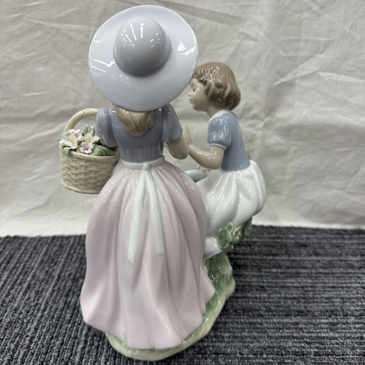 X431-CH14-1122 LLADRO リヤドロ 6949 花と少女 仲良しの二人 X431-CH14-1122 LLADRO リヤドロ 6949 花と少女 仲良しの二人