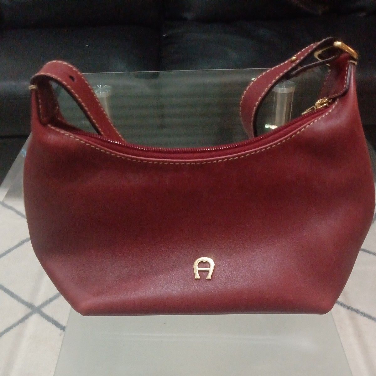 AIGNER ハンドバッグ|Yahoo!フリマ(旧PayPayフリマ) AIGNER ハンドバッグ|Yahoo!フリマ(旧PayPayフリマ)