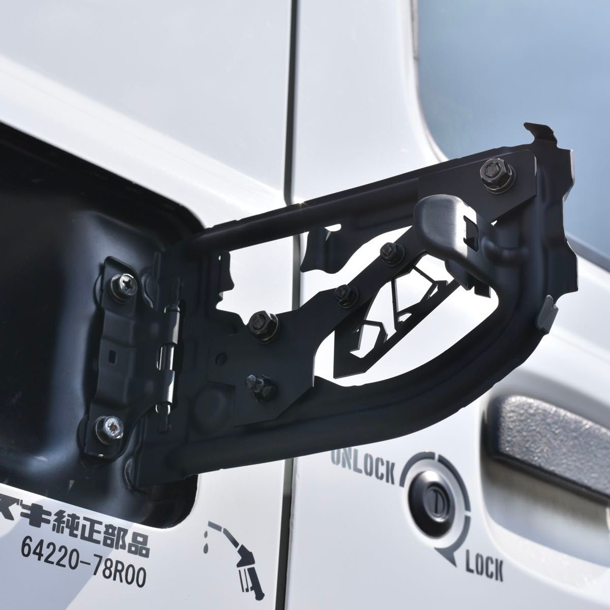 JB64ジムニーJB74シエラ用前向きサイVerスケルトン型燃料リッド JB64ジムニーJB74シエラ用前向きサイVerスケルトン型燃料リッド